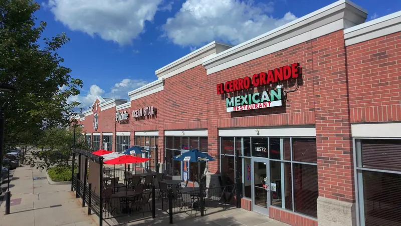 El Cerro Grande storefront on Highland Road in summer